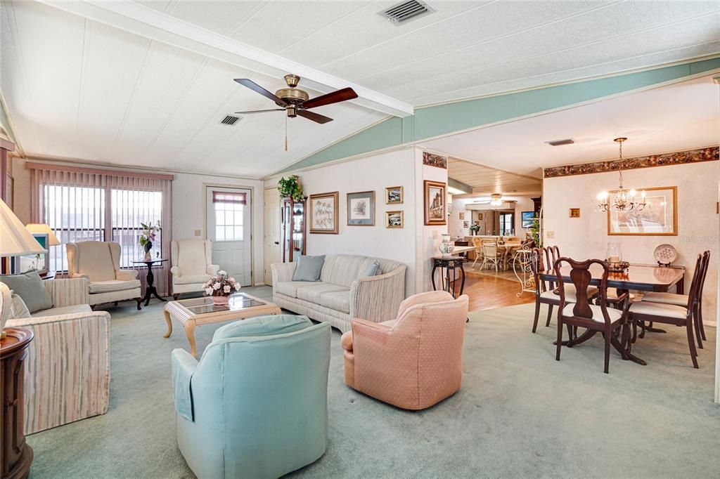 Active With Contract: $134,500 (2 beds, 2 baths, 1482 Square Feet)