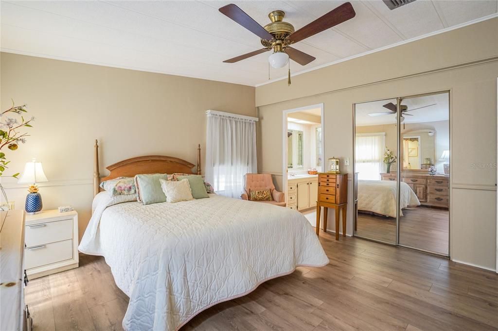 Active With Contract: $134,500 (2 beds, 2 baths, 1482 Square Feet)