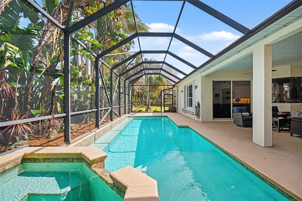 For Sale: $950,000 (4 beds, 3 baths, 2476 Square Feet)