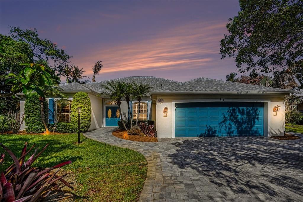 For Sale: $950,000 (4 beds, 3 baths, 2476 Square Feet)