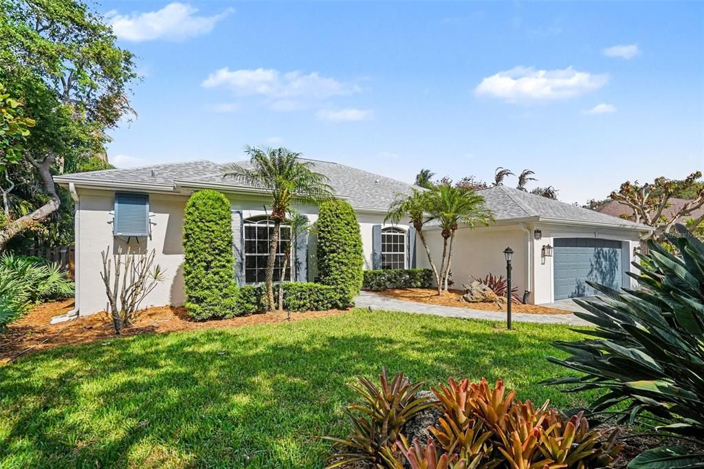 For Sale: $950,000 (4 beds, 3 baths, 2476 Square Feet)