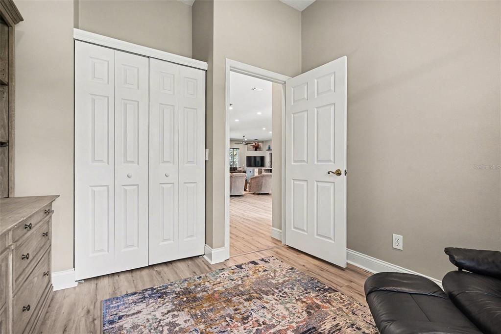 For Sale: $950,000 (4 beds, 3 baths, 2476 Square Feet)