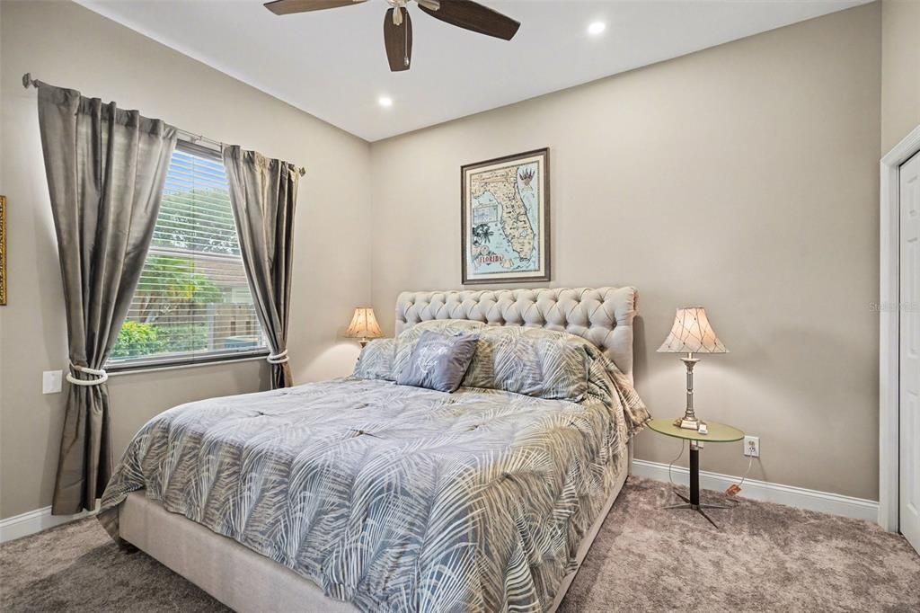 For Sale: $950,000 (4 beds, 3 baths, 2476 Square Feet)