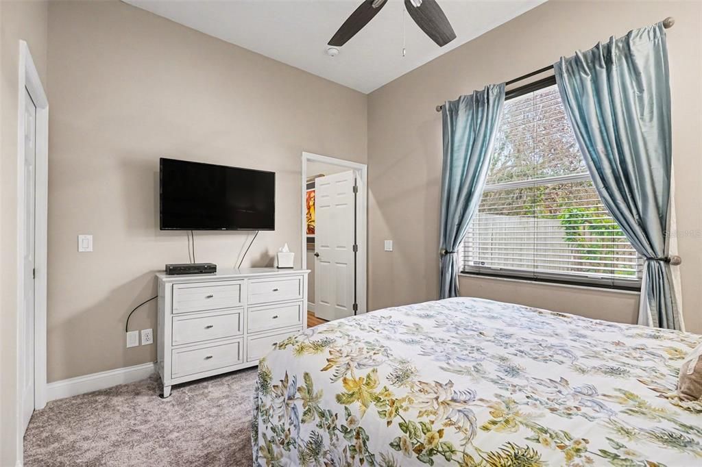 For Sale: $950,000 (4 beds, 3 baths, 2476 Square Feet)