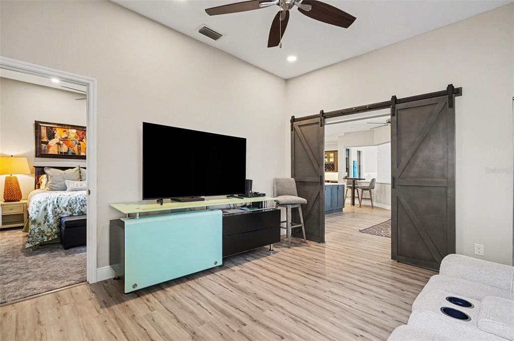 For Sale: $950,000 (4 beds, 3 baths, 2476 Square Feet)