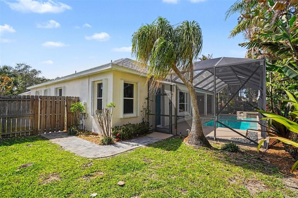 For Sale: $950,000 (4 beds, 3 baths, 2476 Square Feet)