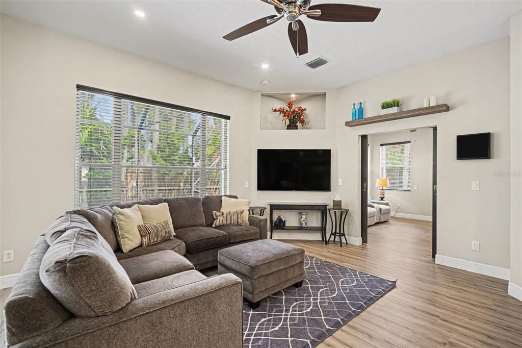For Sale: $950,000 (4 beds, 3 baths, 2476 Square Feet)