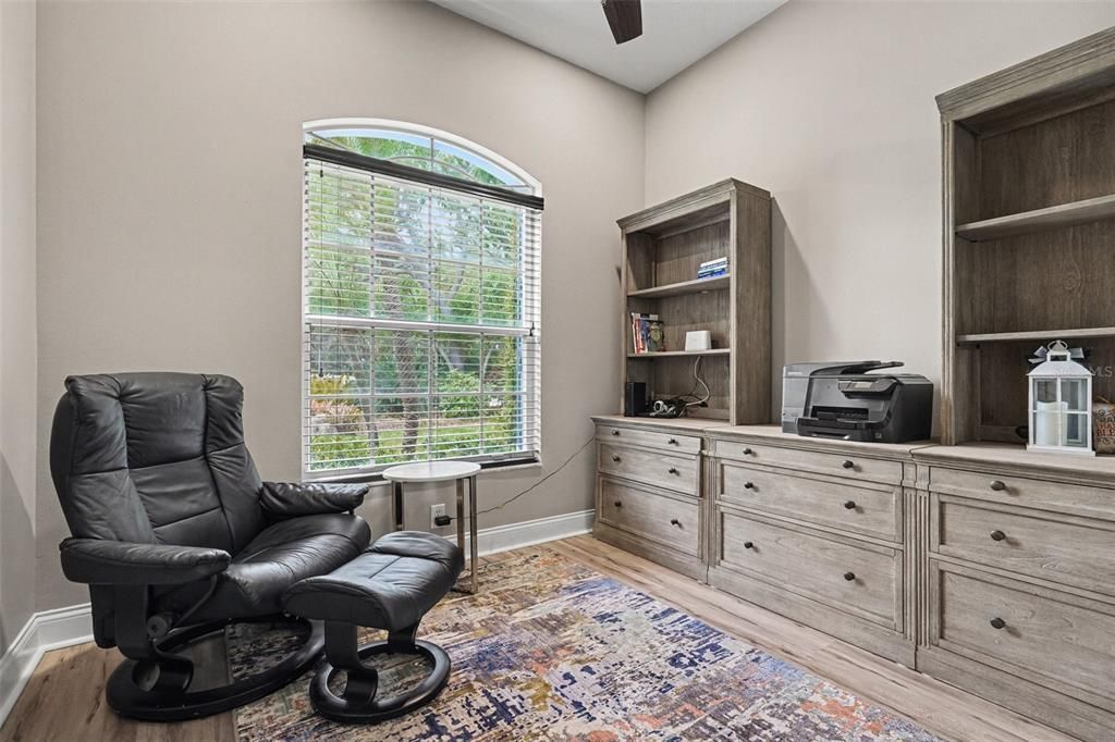 For Sale: $950,000 (4 beds, 3 baths, 2476 Square Feet)