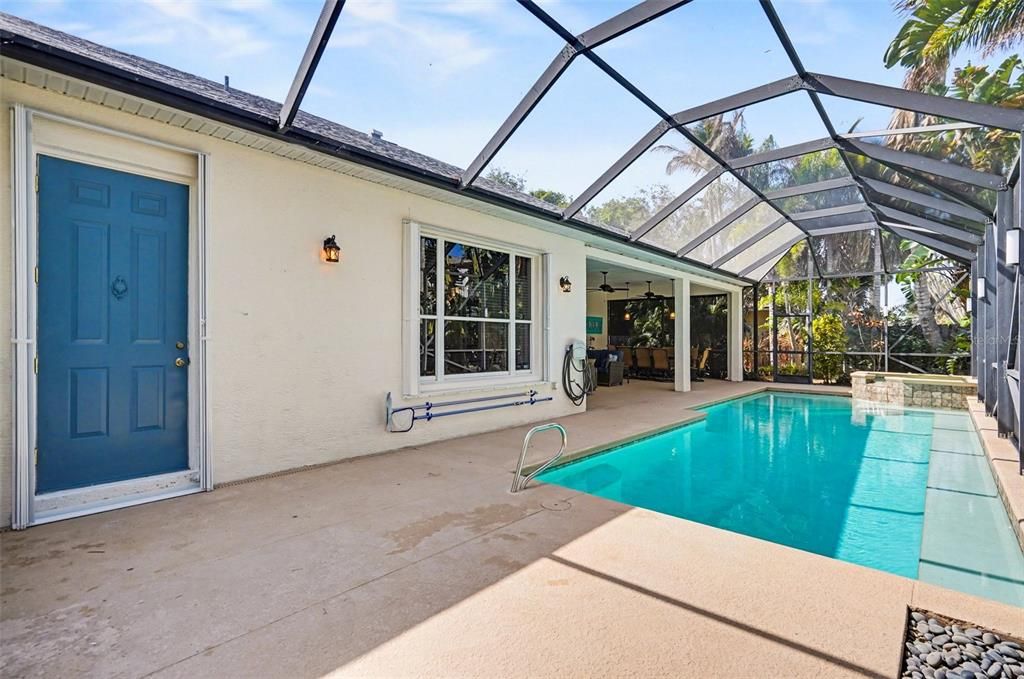 For Sale: $950,000 (4 beds, 3 baths, 2476 Square Feet)