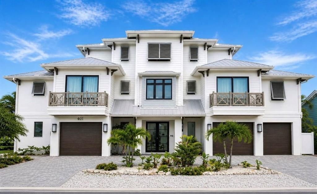 Vendido Recientemente: $4,200,000 (4 camas, 4 baños, 3450 Pies cuadrados)