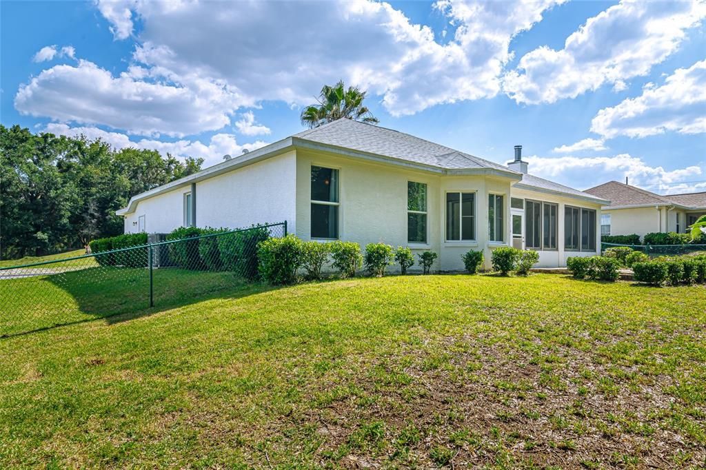 For Sale: $242,900 (2 beds, 2 baths, 1650 Square Feet)