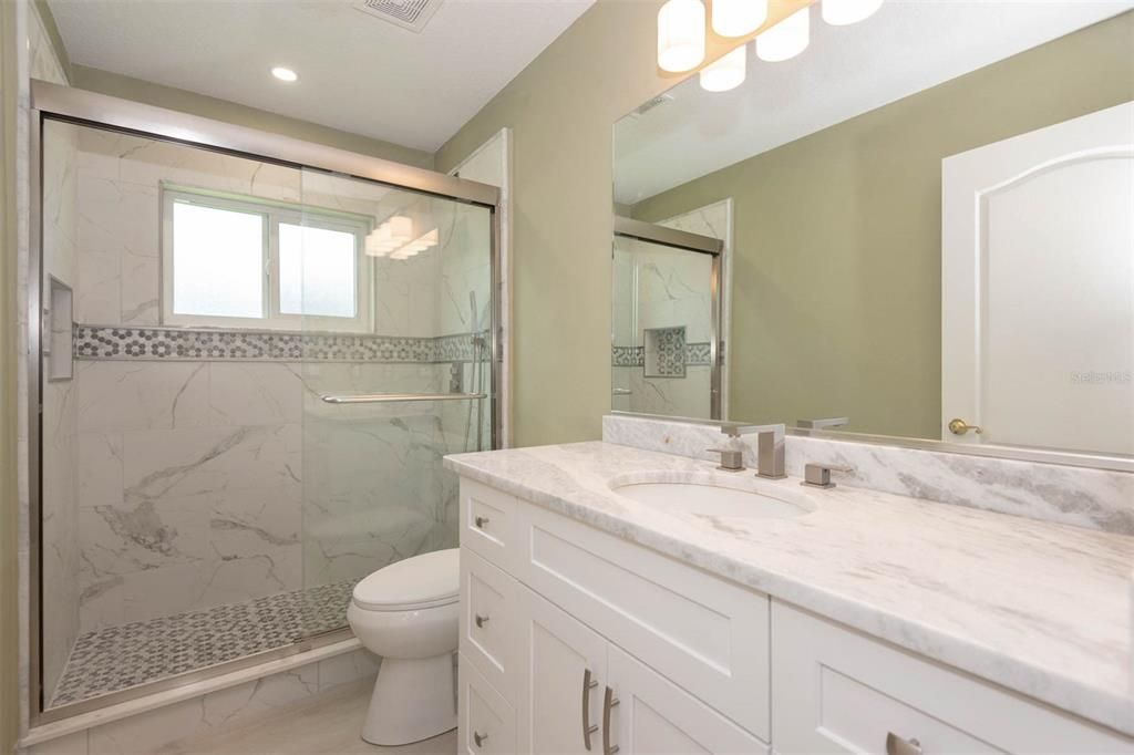 Activo con contrato: $395,500 (3 camas, 2 baños, 1843 Pies cuadrados)