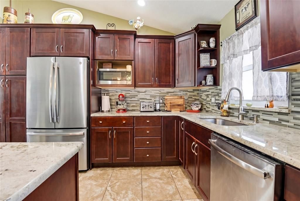 Activo con contrato: $395,500 (3 camas, 2 baños, 1843 Pies cuadrados)