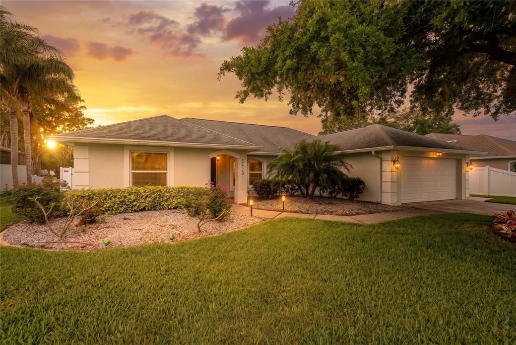 Activo con contrato: $395,500 (3 camas, 2 baños, 1843 Pies cuadrados)
