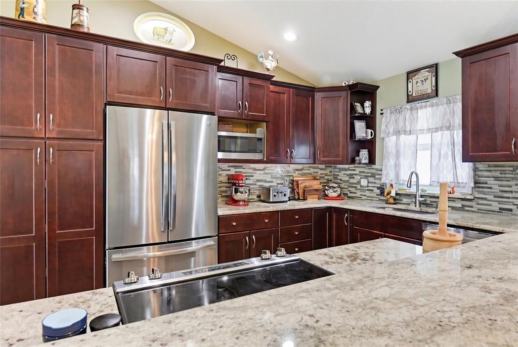 Activo con contrato: $395,500 (3 camas, 2 baños, 1843 Pies cuadrados)