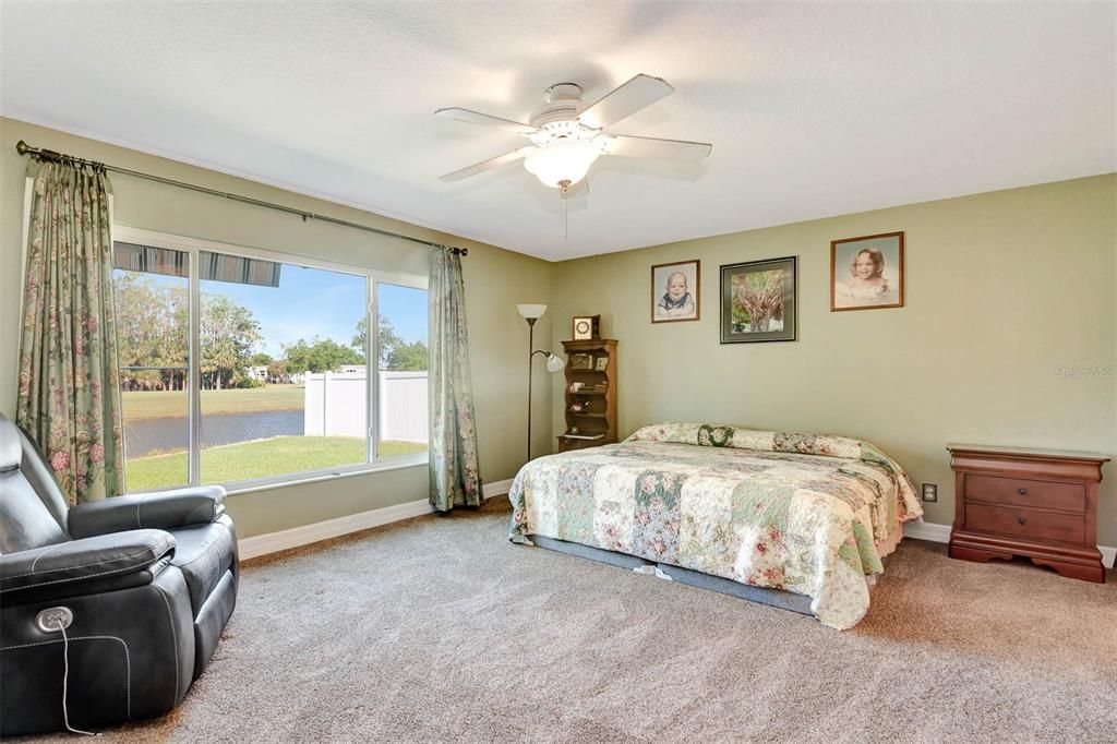 Activo con contrato: $395,500 (3 camas, 2 baños, 1843 Pies cuadrados)