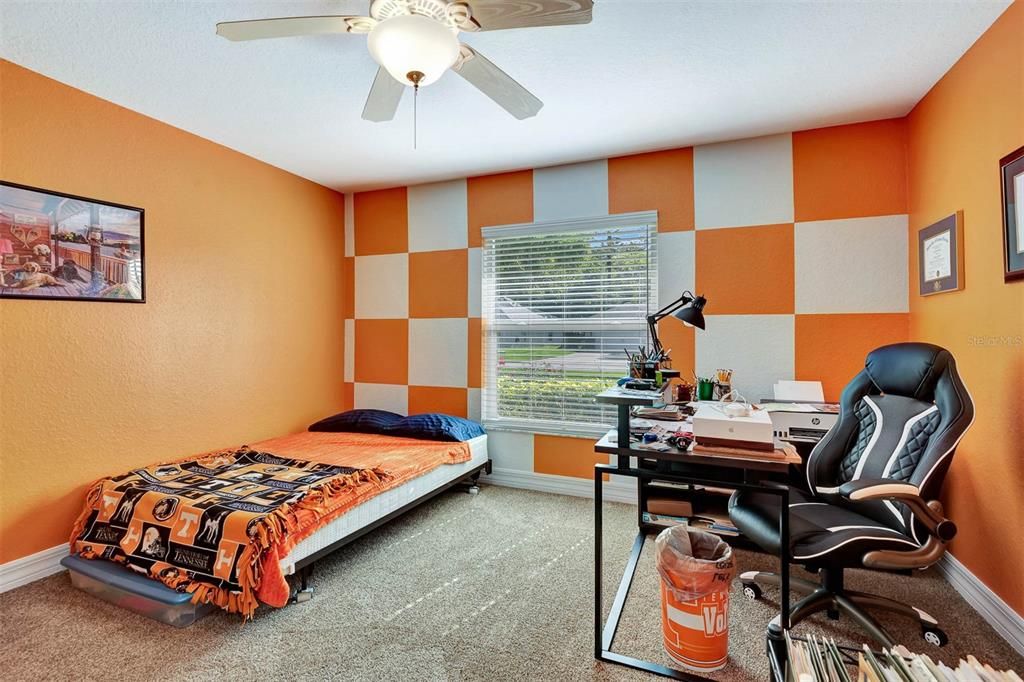 Activo con contrato: $395,500 (3 camas, 2 baños, 1843 Pies cuadrados)