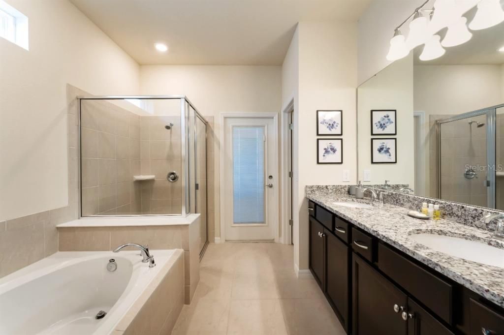 En Venta: $795,000 (8 camas, 6 baños, 4036 Pies cuadrados)