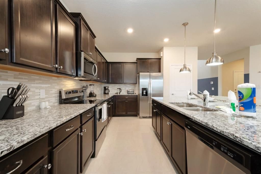 En Venta: $795,000 (8 camas, 6 baños, 4036 Pies cuadrados)