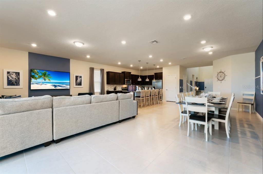 En Venta: $795,000 (8 camas, 6 baños, 4036 Pies cuadrados)