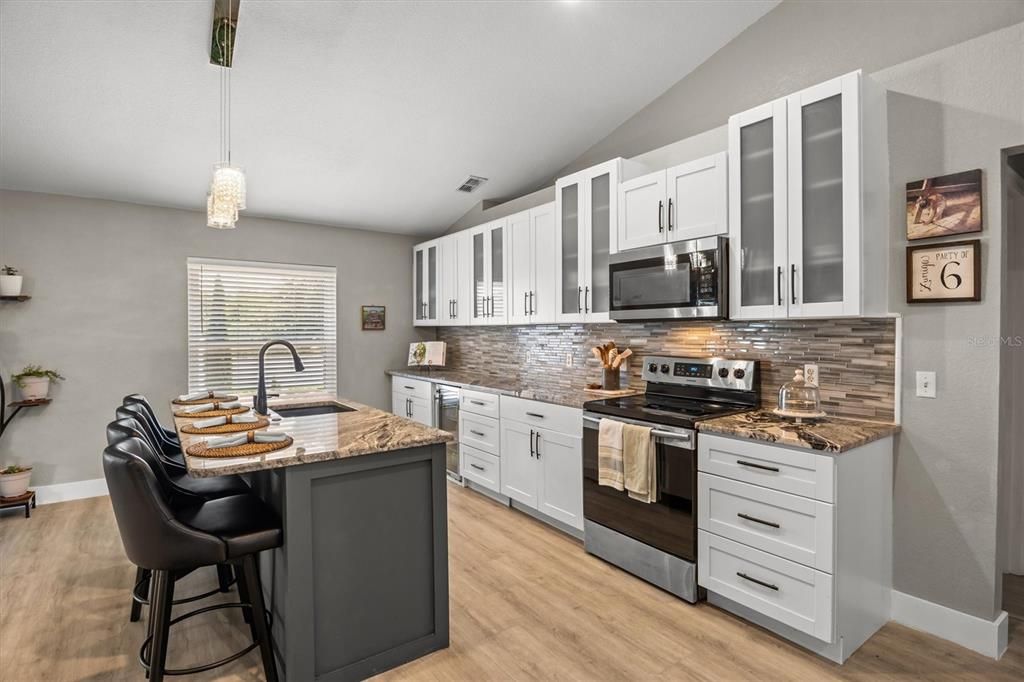 En Venta: $352,900 (3 camas, 2 baños, 1800 Pies cuadrados)