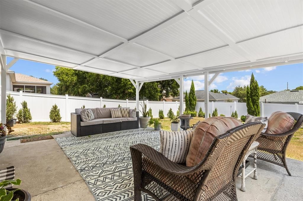 En Venta: $352,900 (3 camas, 2 baños, 1800 Pies cuadrados)