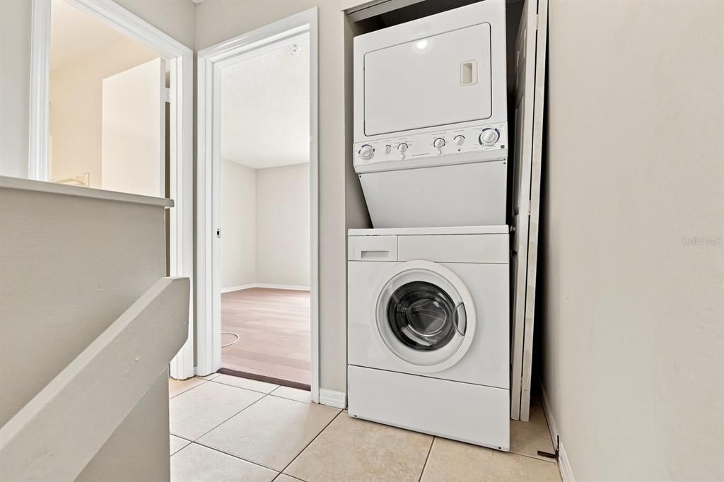 На продажу: $195,000 (2 спален, 1 ванн, 896 Квадратных фут)