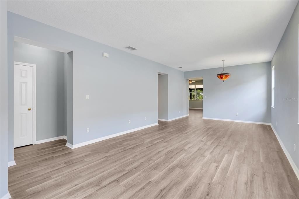 For Sale: $364,990 (4 beds, 2 baths, 1960 Square Feet)