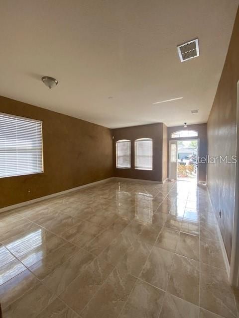 For Rent: $2,600 (3 beds, 2 baths, 1856 Square Feet)