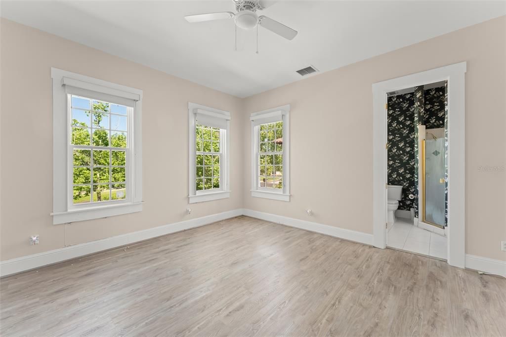 For Sale: $1,949,000 (5 beds, 4 baths, 4730 Square Feet)