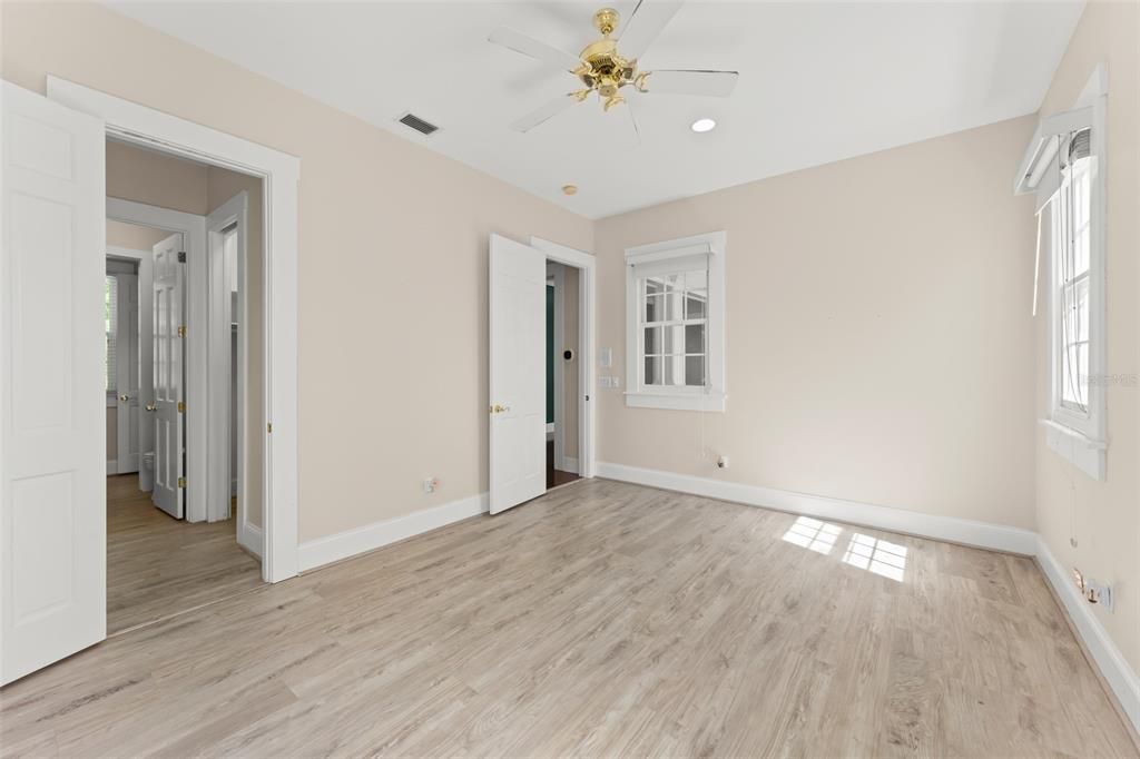For Sale: $1,949,000 (5 beds, 4 baths, 4730 Square Feet)