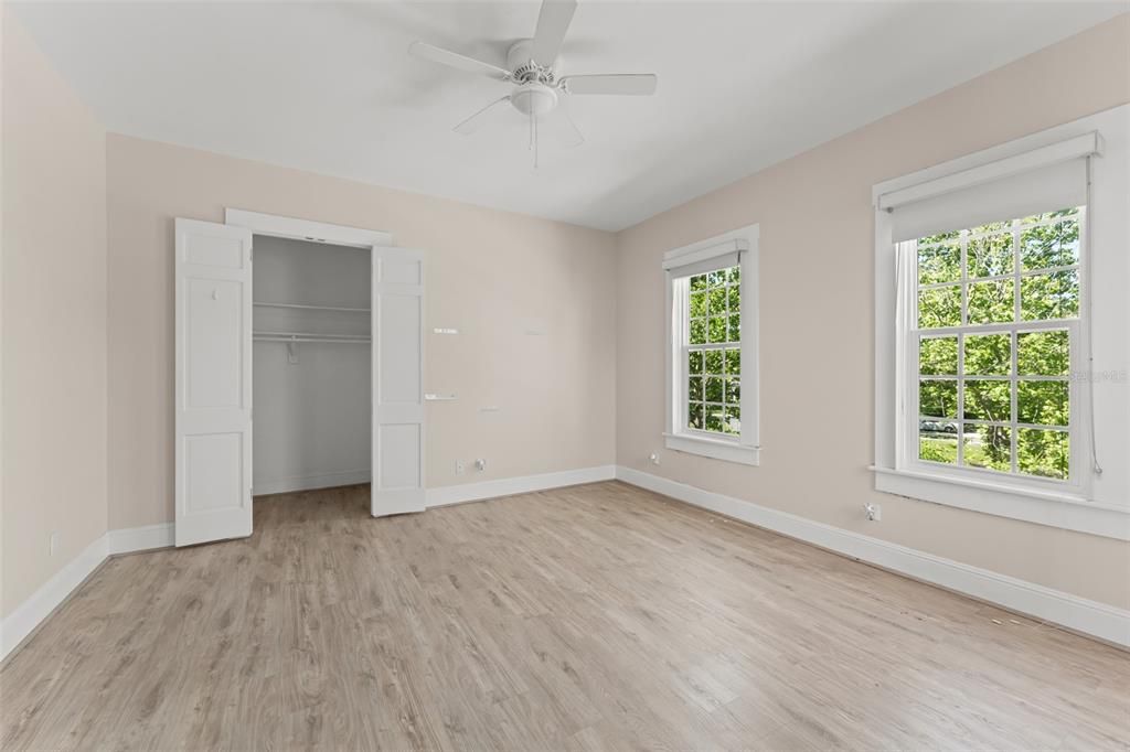 For Sale: $1,949,000 (5 beds, 4 baths, 4730 Square Feet)