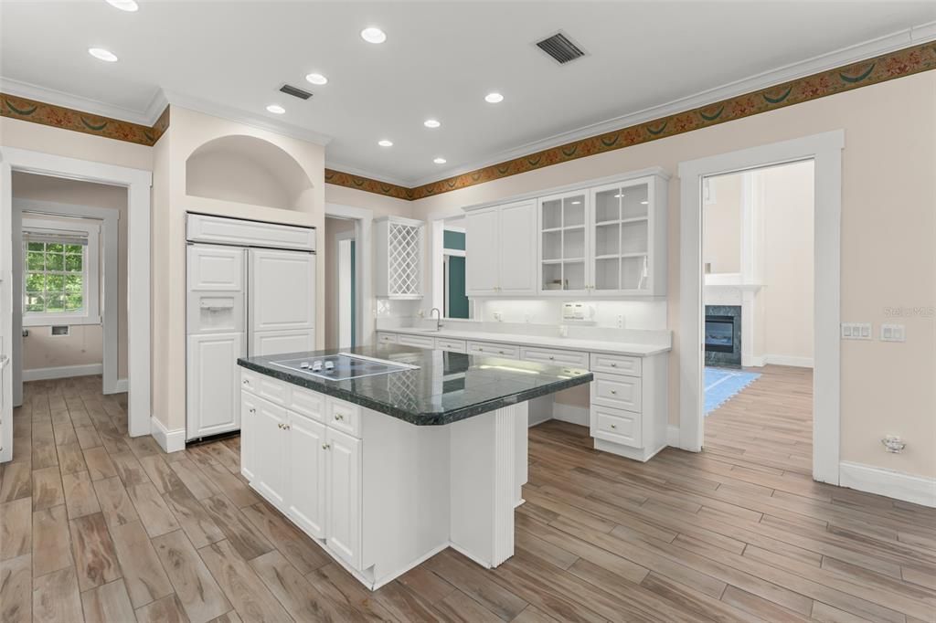 For Sale: $1,949,000 (5 beds, 4 baths, 4730 Square Feet)