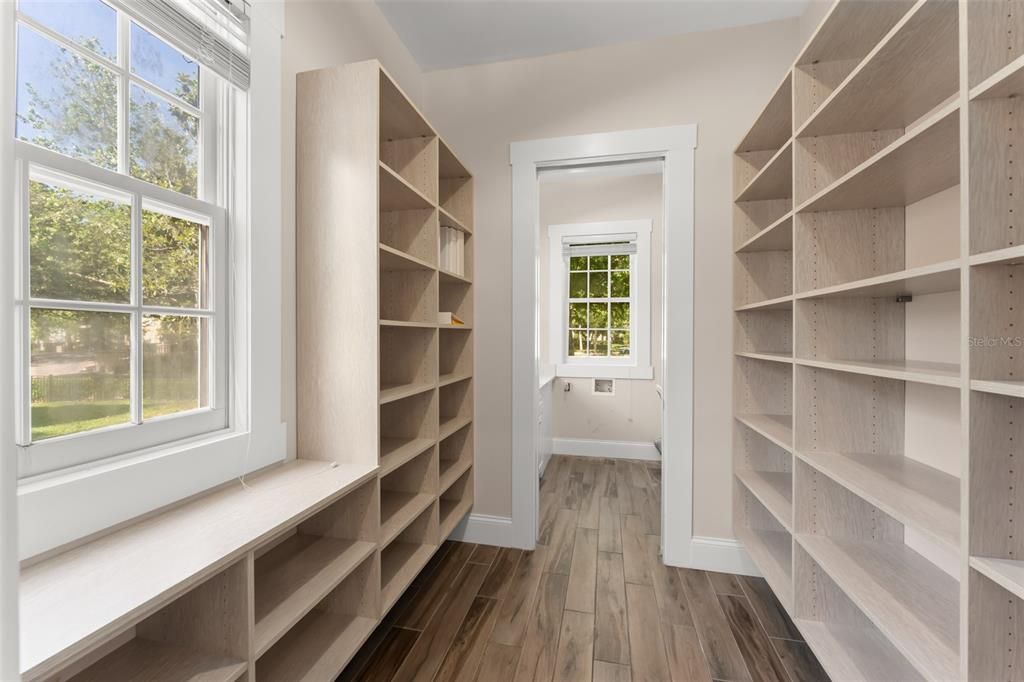 For Sale: $1,949,000 (5 beds, 4 baths, 4730 Square Feet)