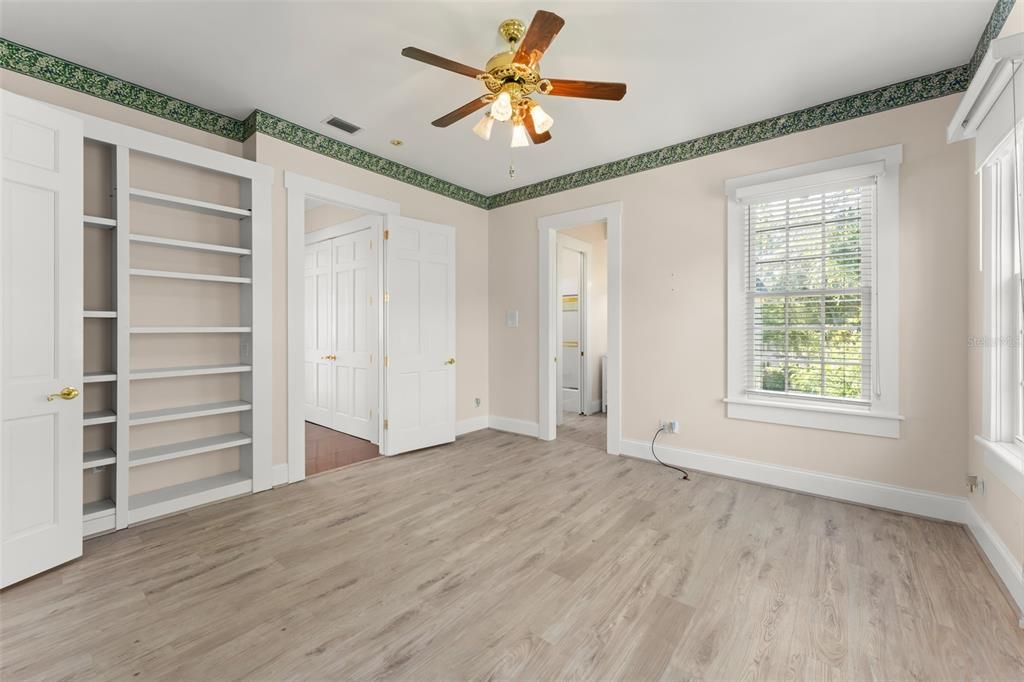 For Sale: $1,949,000 (5 beds, 4 baths, 4730 Square Feet)