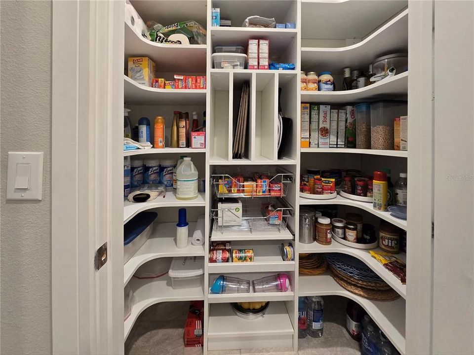 На продажу: $679,900 (3 спален, 2 ванн, 2321 Квадратных фут)