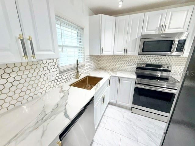 В аренду: $1,695 (2 спален, 2 ванн, 1073 Квадратных фут)