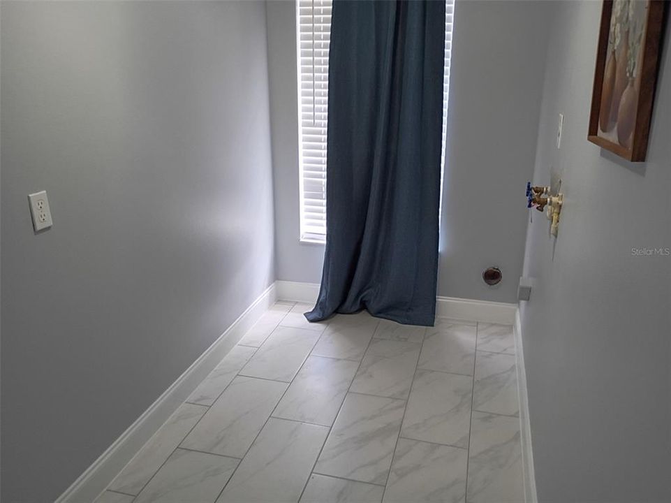 En Venta: $383,000 (4 camas, 2 baños, 2036 Pies cuadrados)