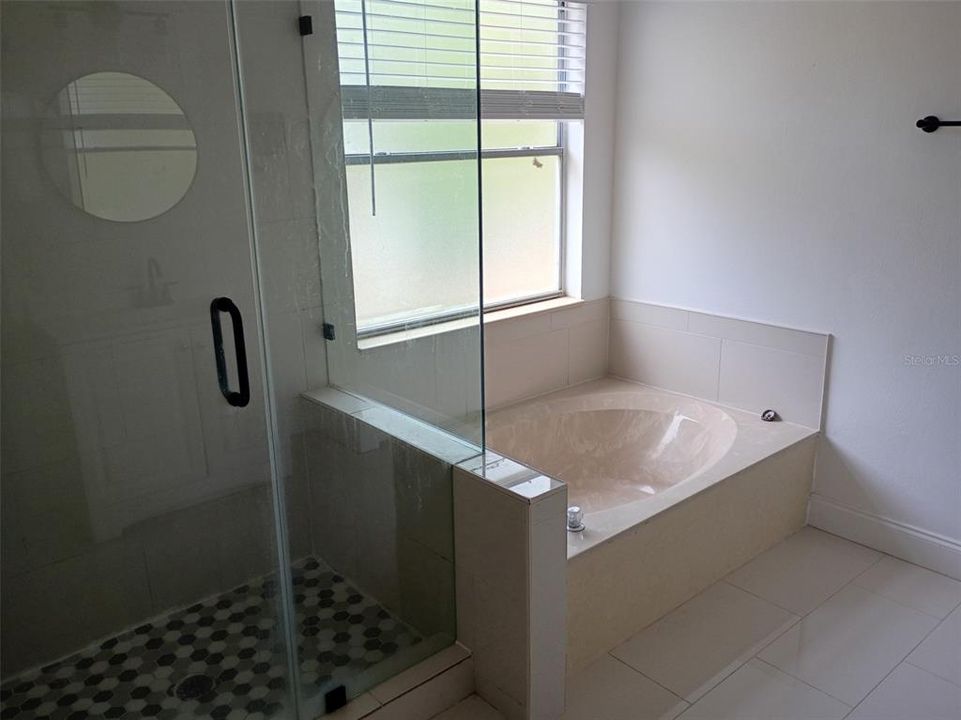 En Venta: $383,000 (4 camas, 2 baños, 2036 Pies cuadrados)