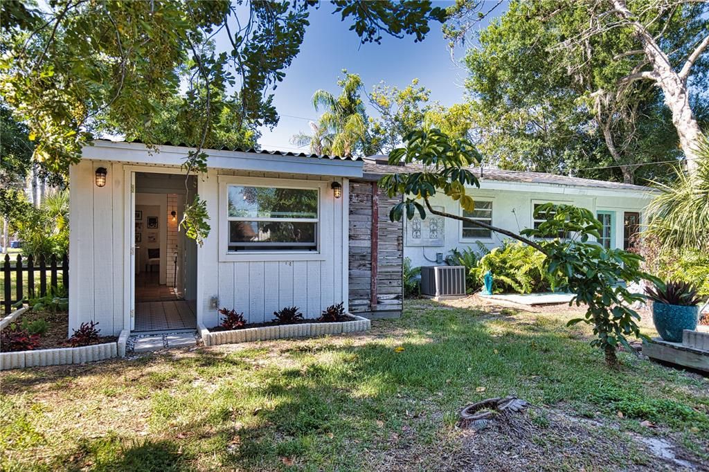 For Rent: $3,500 (3 beds, 2 baths, 1421 Square Feet)