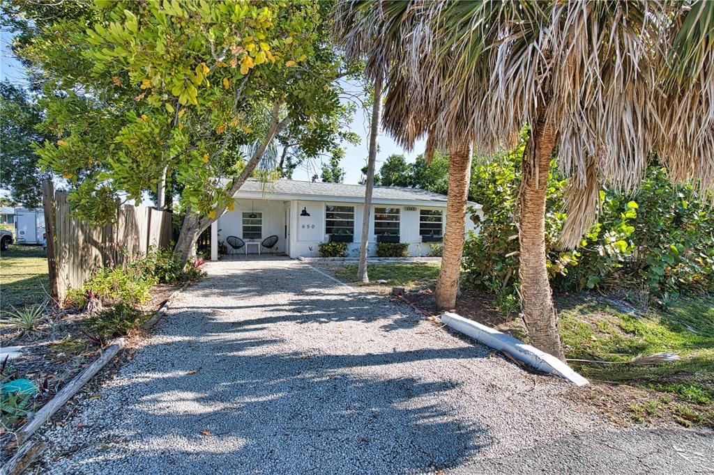 For Rent: $3,500 (3 beds, 2 baths, 1421 Square Feet)