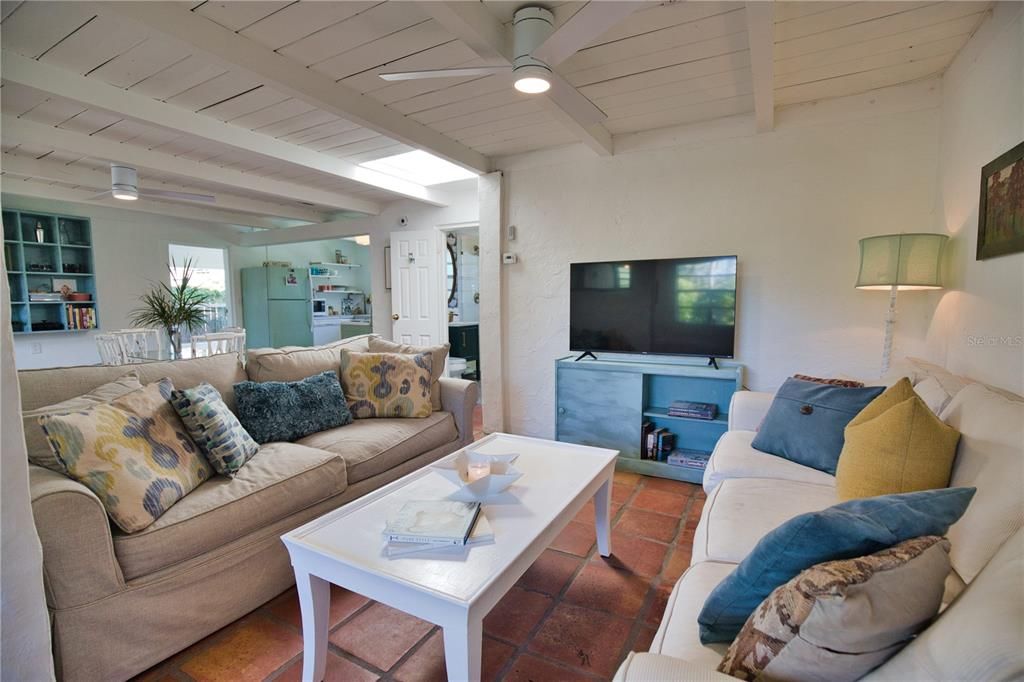 For Rent: $3,500 (3 beds, 2 baths, 1421 Square Feet)