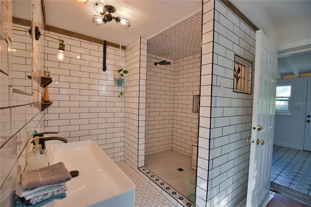 For Rent: $3,500 (3 beds, 2 baths, 1421 Square Feet)