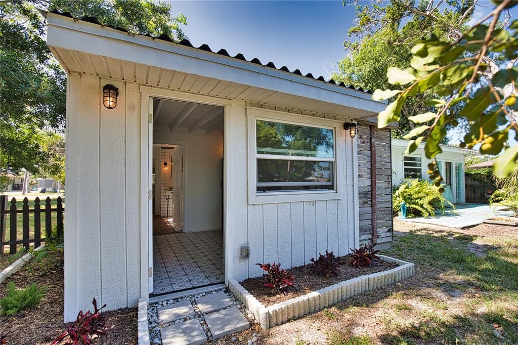 For Rent: $3,500 (3 beds, 2 baths, 1421 Square Feet)