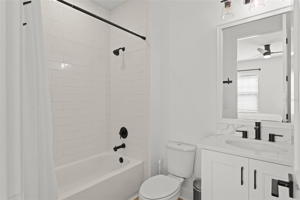 For Sale: $1,625,000 (6 beds, 4 baths, 4191 Square Feet)