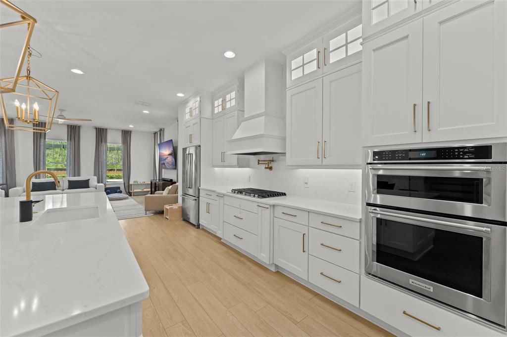 For Sale: $1,625,000 (6 beds, 4 baths, 4191 Square Feet)
