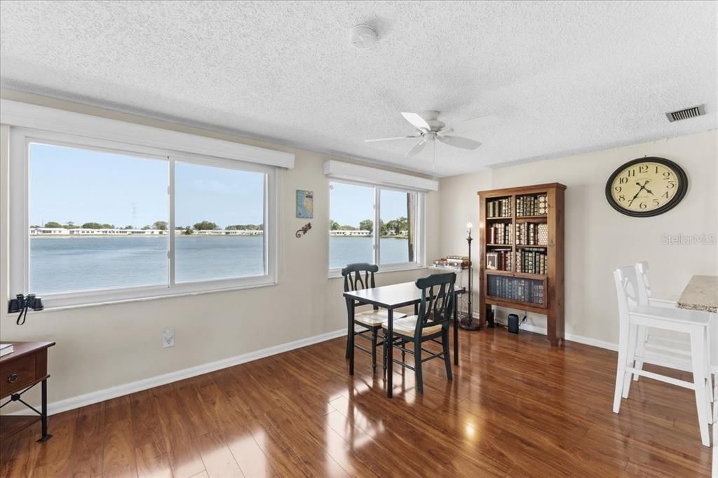 For Sale: $319,900 (2 beds, 2 baths, 1258 Square Feet)