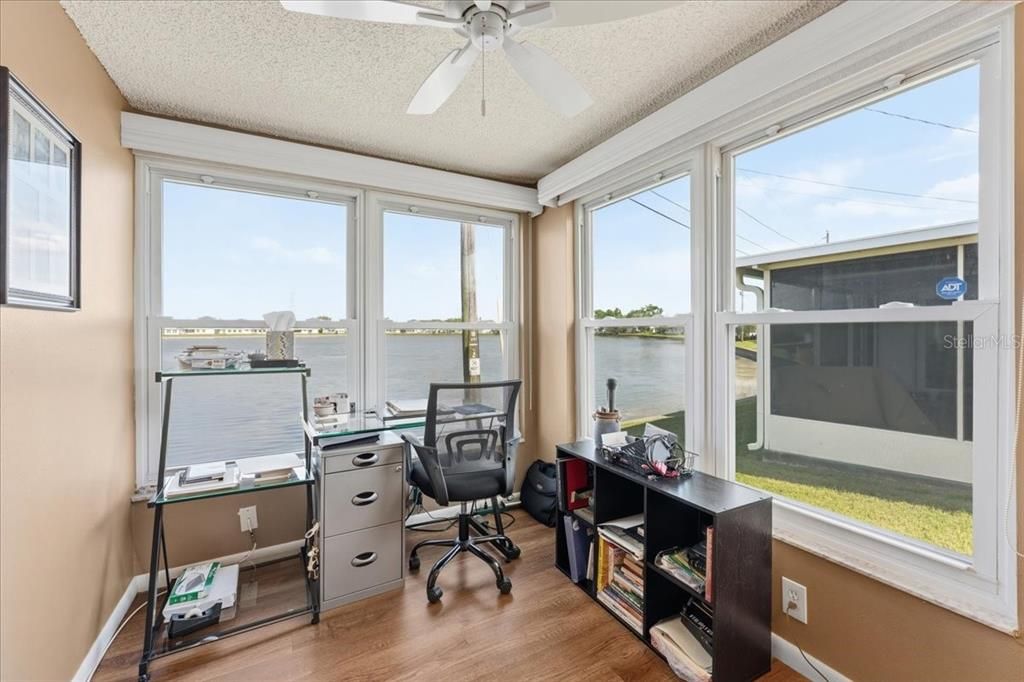 For Sale: $319,900 (2 beds, 2 baths, 1258 Square Feet)