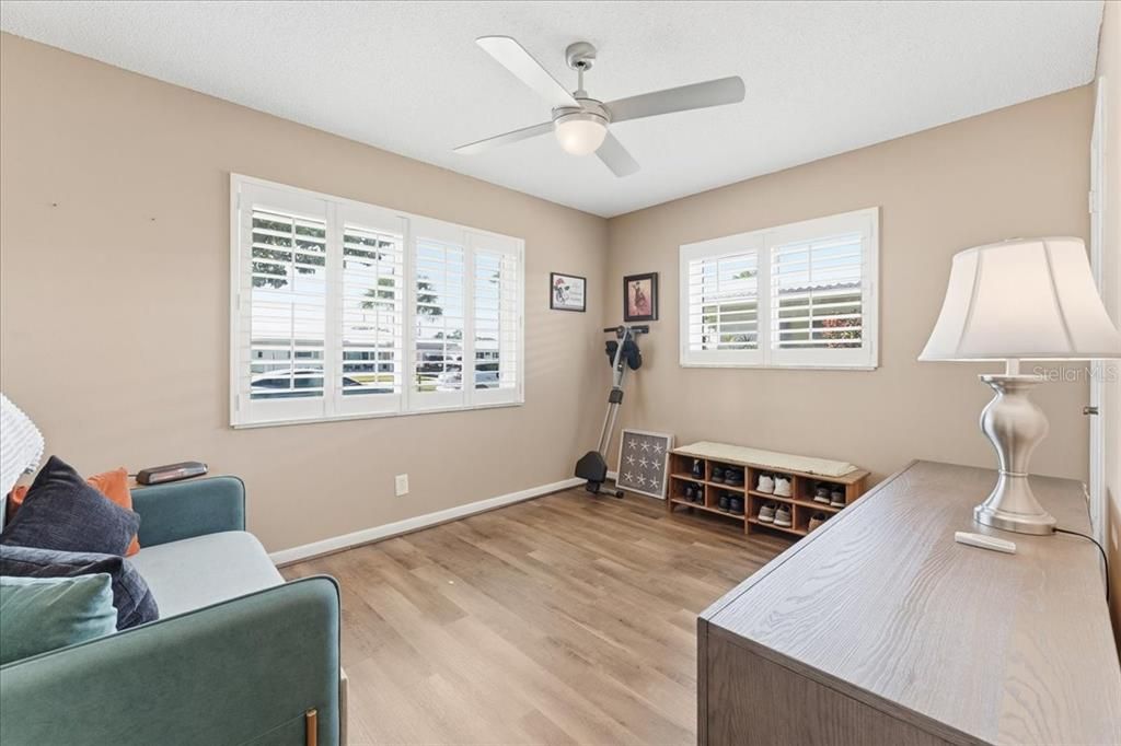 For Sale: $319,900 (2 beds, 2 baths, 1258 Square Feet)