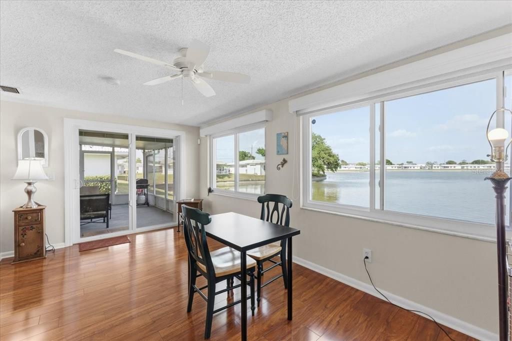 For Sale: $319,900 (2 beds, 2 baths, 1258 Square Feet)